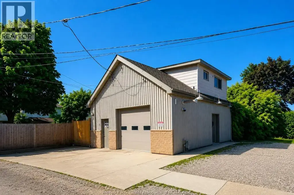 909 Maisonville, Windsor
